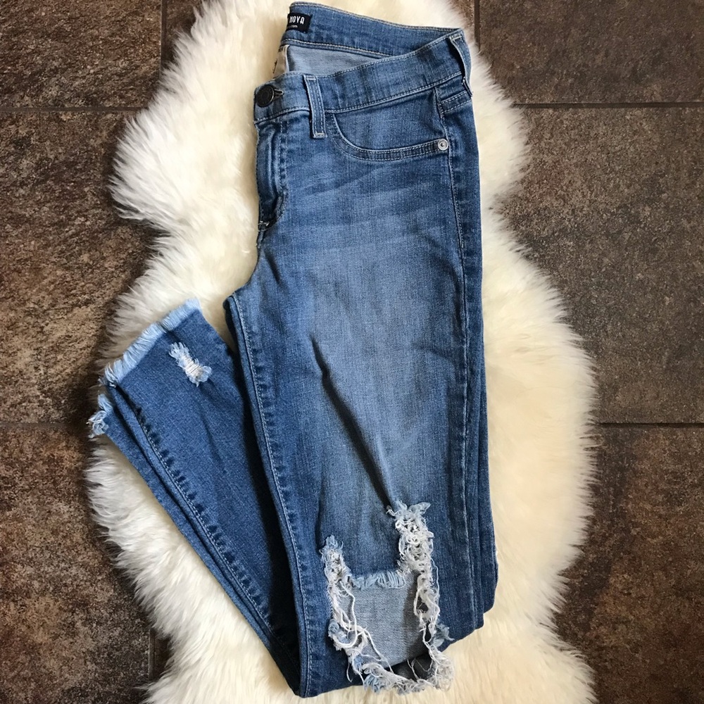 FASHION NOVA JEANS